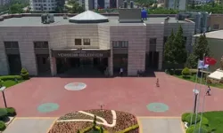 Mersin Yenişehir Belediyesi’ne şafak operasyonu