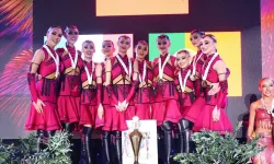 İzmirli dansçılar Avrupa’yı salladı