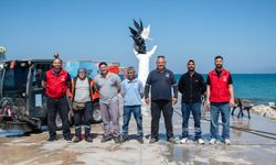 Kuşadası Belediyesi’nden sahil bandında yoğun mesai