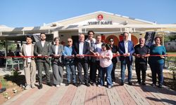 Efeler’de Yurt Kafe ve Işıklı Parkı açıldı