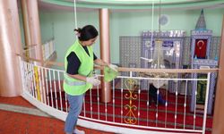Çiğli'de bayram öncesi ibadethanelerde kapsamlı temizlik
