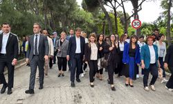 İzBB Olağan Meclisi tamamlandı: Meclis üyeleri CHP İl Başkanlığına yürüyor