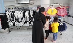 Konak Giysi Market'te bayram neşesi yaşandı