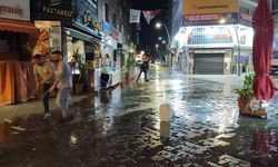 Çiğli bayrama hazır: Gece boyu süren temizlik mesaisi