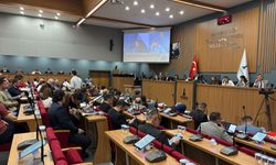 İzBB Meclisi Olağanüstü toplandı:  'Karşıyaka Stadı' projesi için Tugay’dan davet