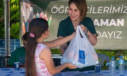 Kuşadası öğrencilere 122 bin beslenme paketi ulaştırdı