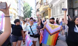 Onur Yürüyüşü’ne polis müdahalesi'Gözaltılar var