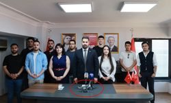 “Çocukla siyaset olmaz” eleştirilerine “dinozorlu” mesaj!
