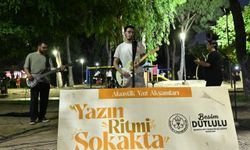 Akustik Yaz Akşamları Manisa'yı coşturdu