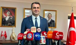 ‘CHP’de kalanların yürekleri Özgür Özel ile birlikte!’