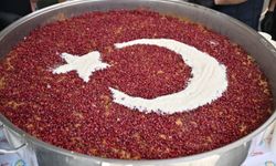 Büyükşehir’den Alaybey ve Laleli Pazarlarında Aşure İkramı