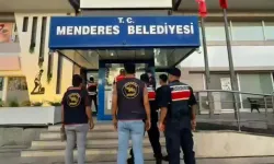 Menderes Belediyesi'ne operasyon