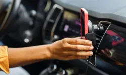 Telefonunuz araçta neden aşırı ısınıyor?