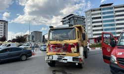Uşak’ta itfaiye aracı ile kamyon çarpıştı