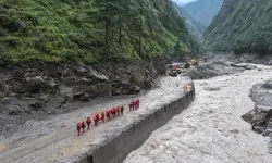 Baraj çöktü, Nepal'de tahliye alarmı!