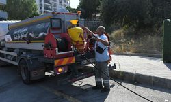Kuşadası'nda temizlik mesaisi sürüyor