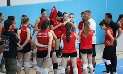 Turgutlu Belediyesi Kadın Voleybol Takımı sezonun ilk maçına çıkıyor
