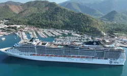 3 Bin 893 yolcusu bulunan MSC Divina Marmaris’e demirledi
