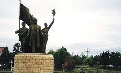 YENİ Partili Deniz’den Atatürk Anıtı tepkisi