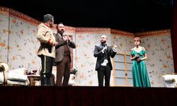 Balıkesir Şehir Tiyatrosu'na tam not