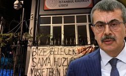 İstanbul’da TİP’li iki öğrenci pankart nedeniyle gözaltına alındı