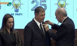 Rozet töreninde dikkat çeken an!
