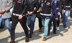 İzmir polisinden 29 adrese eş zamanlı operasyon: 21 gözaltı