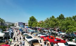 Urla klasik otomobillere ev sahipliği yaptı