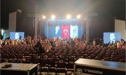 Yunan sanatçı 'Atatürk' posterini gördü sahneye çıkmadı