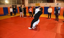 Balıkesir’de kadınlar, judo eğitimlerine başladı.