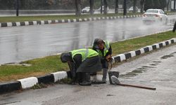 Büyükşehir ve MASKİ ekipleri yağışta sahadaydı