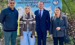 Seren Serengil Fethiye’de bir köpek sahiplendi