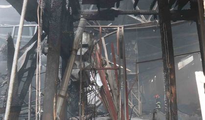 Fındık fabrikasındaki yangın kontrol altına alındı, soğutma çalışması sürüyor