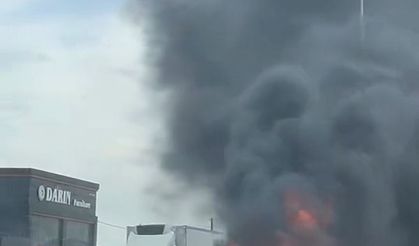 İnegöl’de seyir halindeki otomobil alev topuna döndü