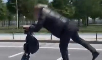 İstanbul’da tehlikeli scooter yolculuğu kamerada