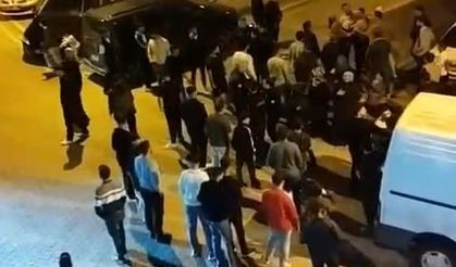 Kaza sonrasında iki aile birbirine girdi; o anlar kamerada