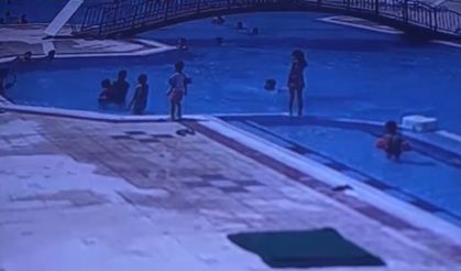 Havuza düşen 3 yaşındaki çocuk cankurtaranın müdahalesiyle kurtuldu
