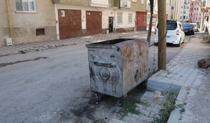 Yeni doğmuş bebek çöp konteynerinde bulundu!