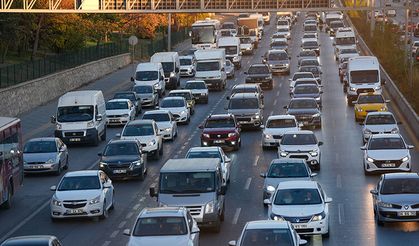 Bayram dönüşü trafiği otoyolları doldurdu