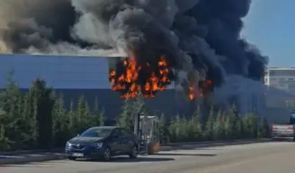 Sincan’daki boya fabrikasında yangın paniği