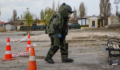 Mersin’de bahçede toprağa gömülü el bombası bulundu