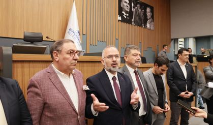 Meclis uzatmayı oynadı: Tunç Soyer’i arar olduk!