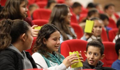 Başkan Aras’tan çocuklara sinema hediyesi