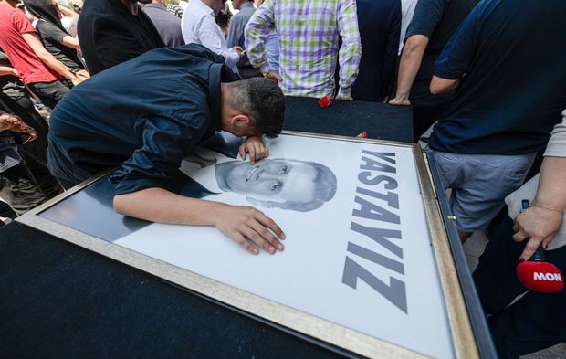Manisa Büyükşehir Belediye Başkanı Ferdi Zeyrek son yolculuğuna uğurlandı