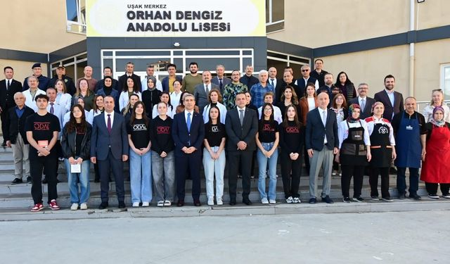 Uşak Valisi Aktaş öğrencilerle bir araya geldi