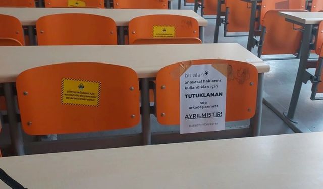 YTÜ öğrenciler tutuklanan arkadaşları için sınava girmediler
