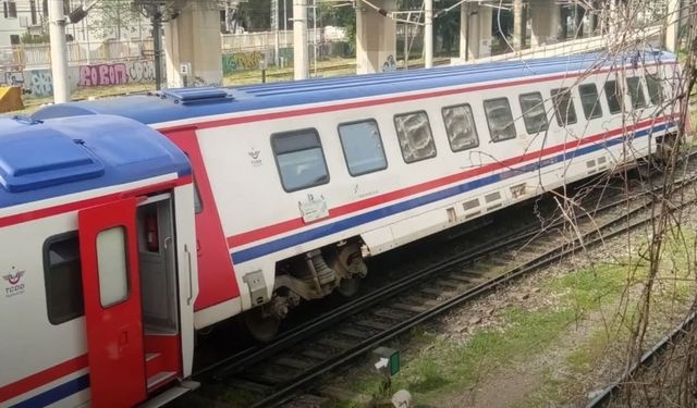İzmir’de vagon raydan çıktı