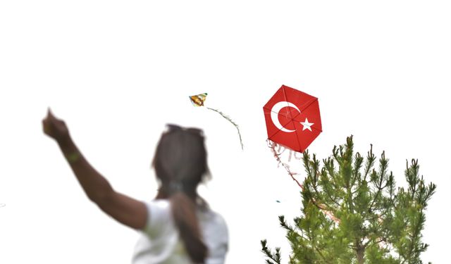Bornova'da 23 Nisan'da gökyüzü uçurtmalarla donatılacak