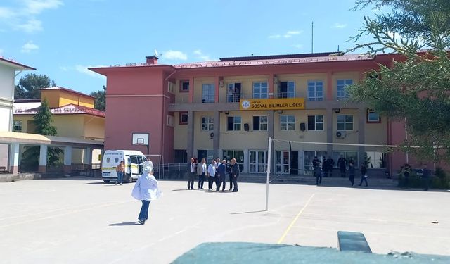 Lisenin hizmetlisi okulda katliam yaptı... 2 ölü