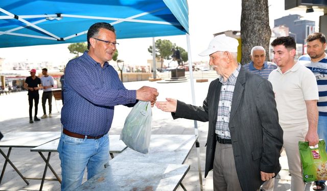 Alaşehir Belediyesi 70 bin sebze fide dağıttı
